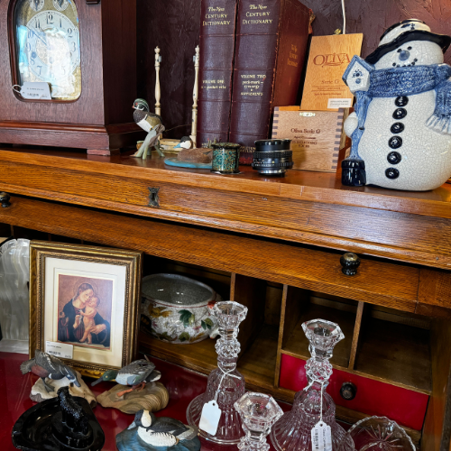 Discover the Best Retro Stores Near You at The Griffin Antique Mall