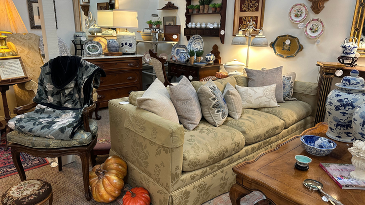 Becoming an Antique Dealer – The Griffin Mall