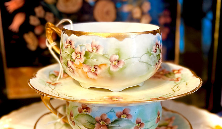 Vintage Romance — Decorating with Soft Florals