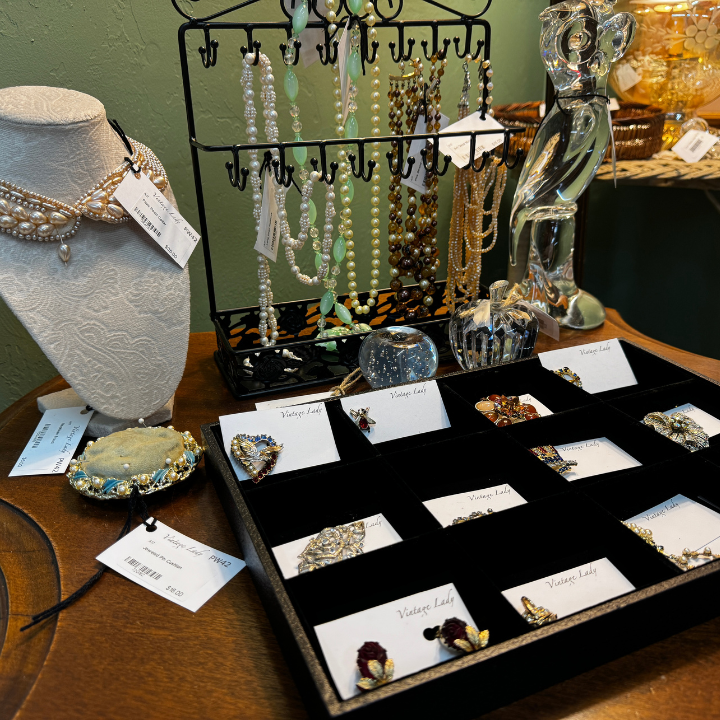 The Art of the Deal: Mastering Negotiation with Antique Vendors