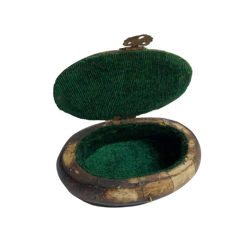 Small Primitive Vintage Oval Antiqued Bone Trinket Box, 3