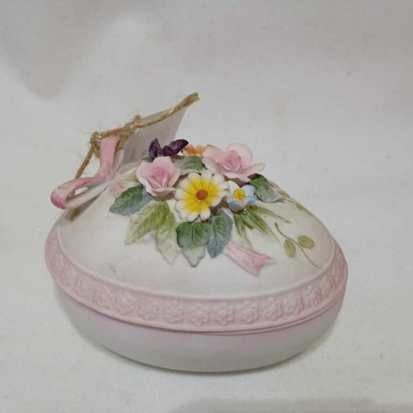 Lefton Egg Trinket Box