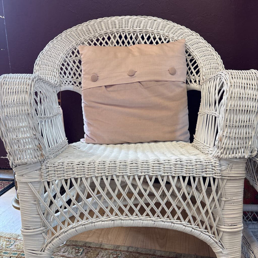 White whicker chair