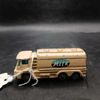 Husky Models milk tanker toy