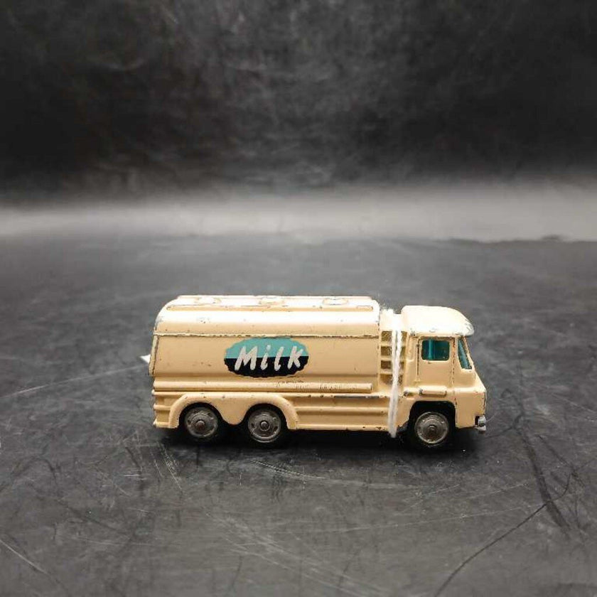 Husky Models milk tanker toy