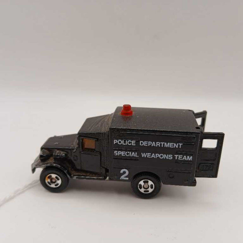 Tomica Toyota Police Van