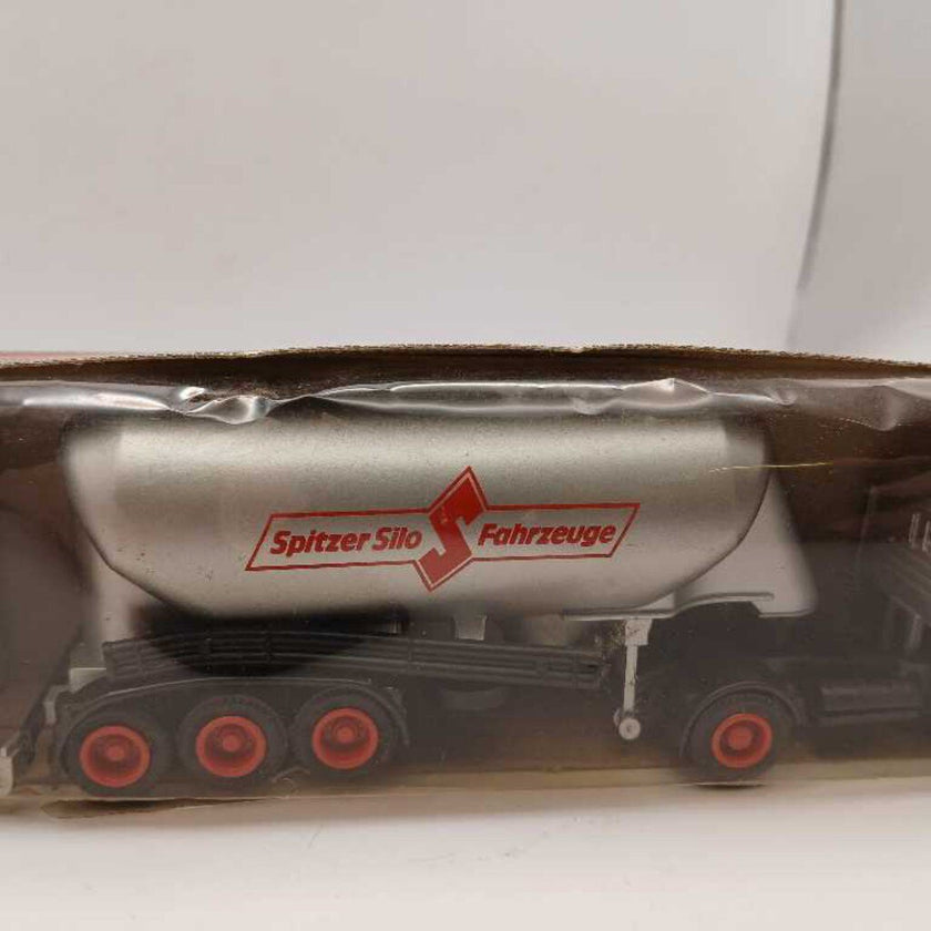 Die-Cast Herpa Petrol Tanker