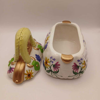 Vintage Cream Flowered Decor Purse