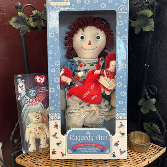 1999 Applause Raggedy Ann Holiday Keepsake
