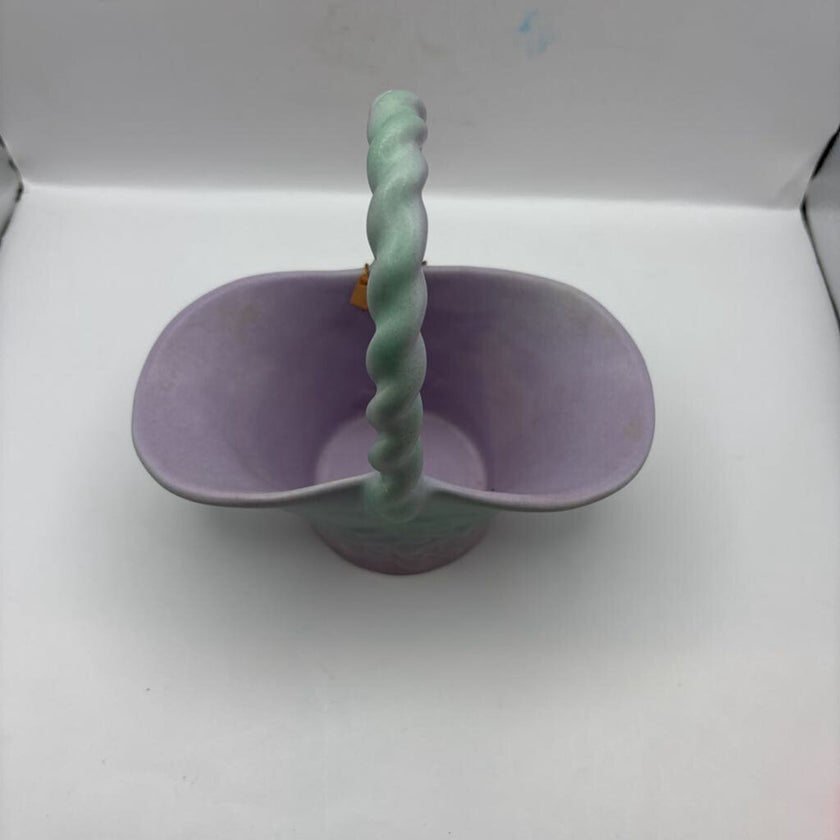 Rumrill pottery basket