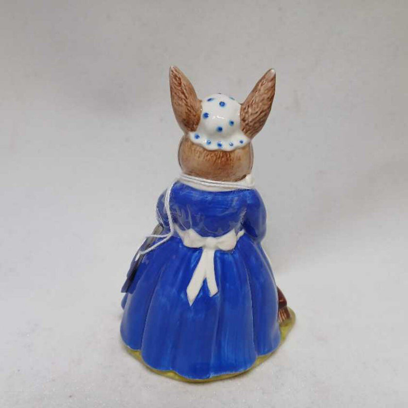 Royal Doulton Mrs. Bunny Kins Clean