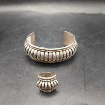 Arpacheto cuff and ring