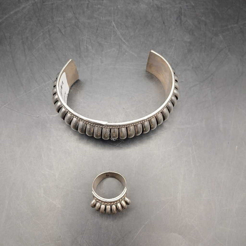 Arpacheto cuff and ring