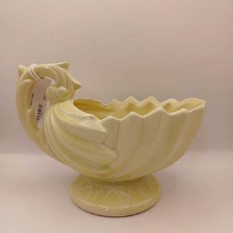 McCoy 1948 Yellow Shell Planter