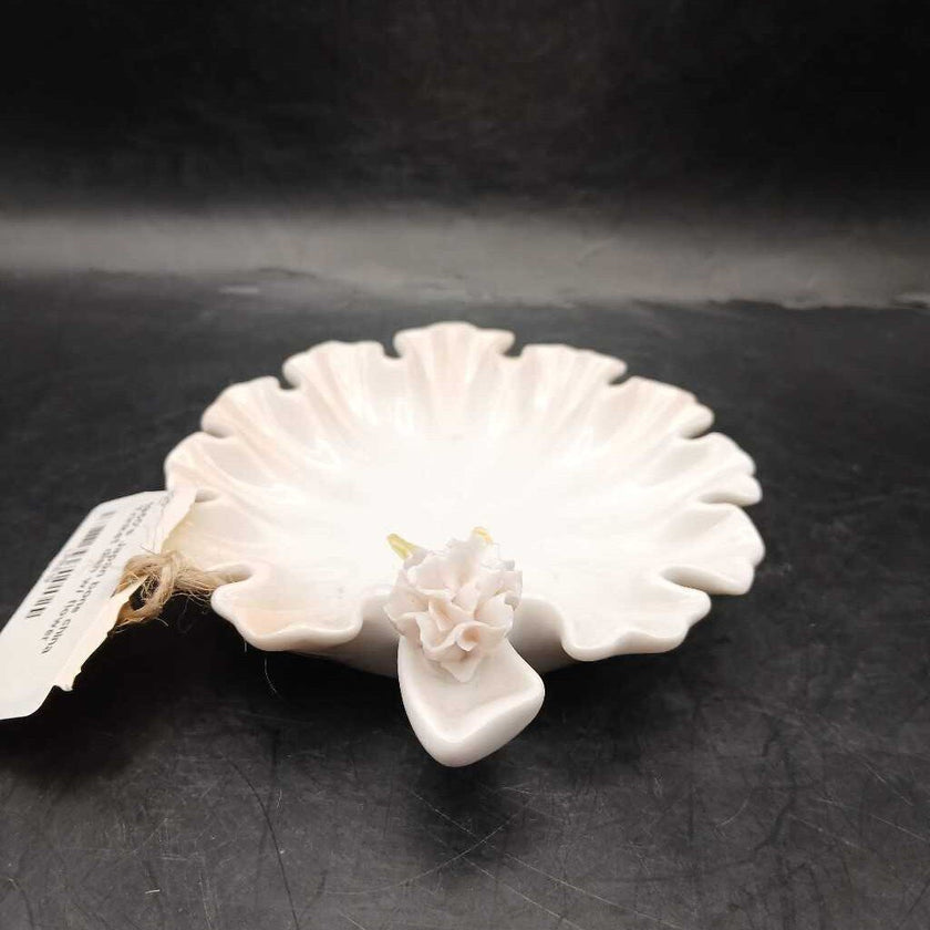1950's Japan bone china Trinket dish w/ flower