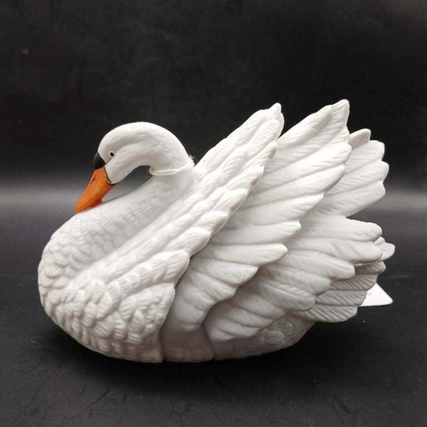 Royal Heritage Swan with Certificate