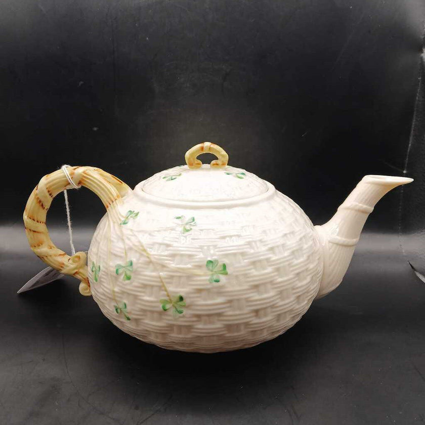 Belleek Shamrock Teapot (basket weave)