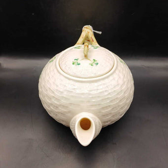 Belleek Shamrock Teapot (basket weave)