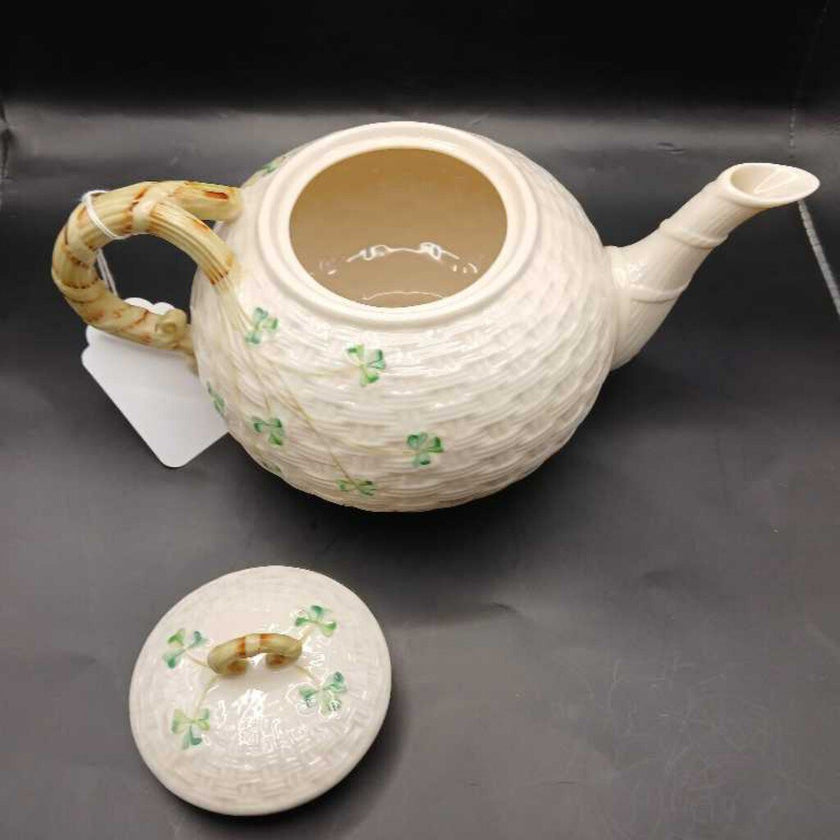 Belleek Shamrock Teapot (basket weave)