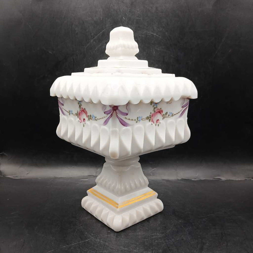 Vtg White Milk Glass Wedding Cake Box with lid by Westmoreland Glass