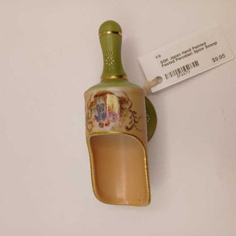 SGK Japan Hand Painted Footed Porcelain Spice Scoop