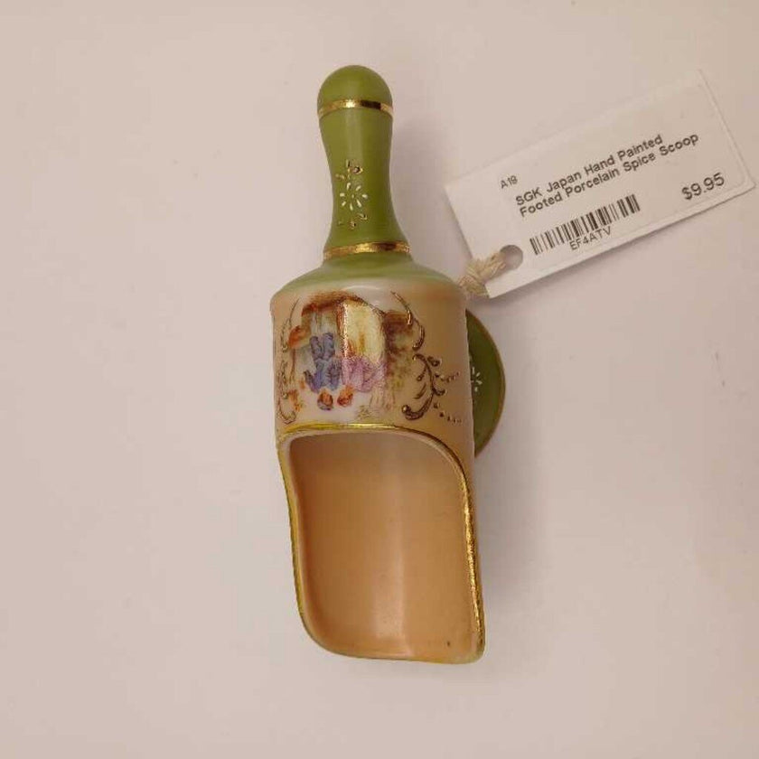 SGK Japan Hand Painted Footed Porcelain Spice Scoop