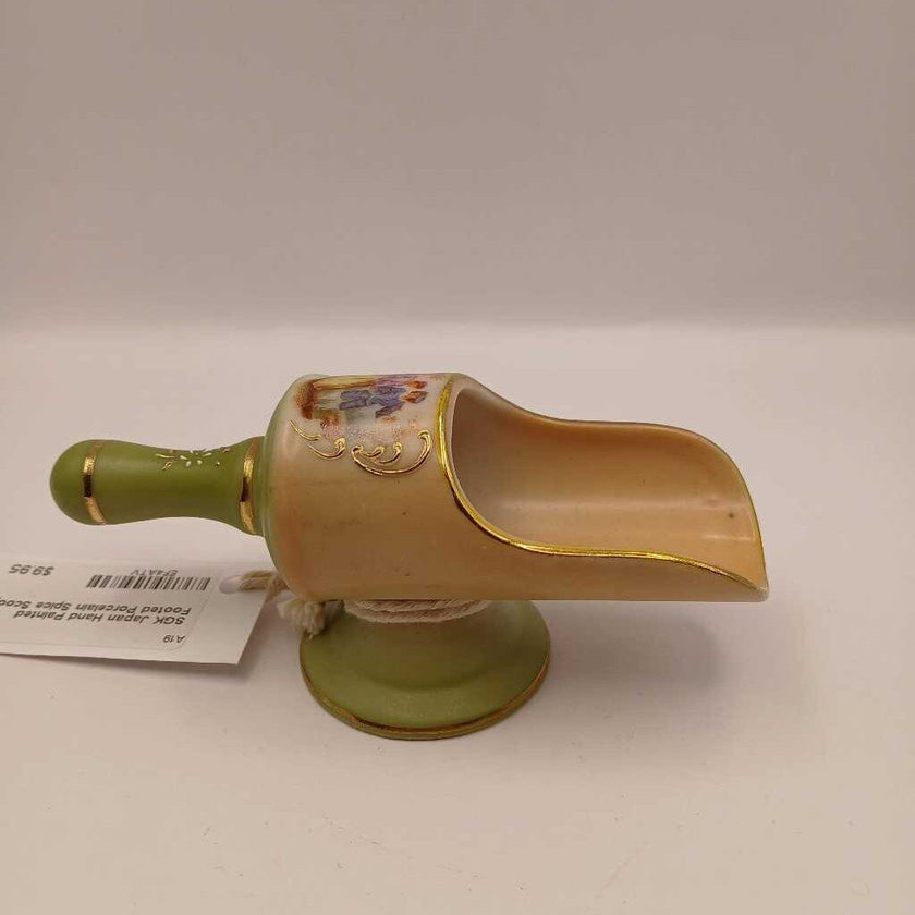 SGK Japan Hand Painted Footed Porcelain Spice Scoop