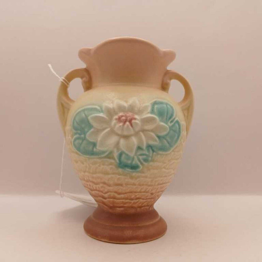 Hull water lily vase