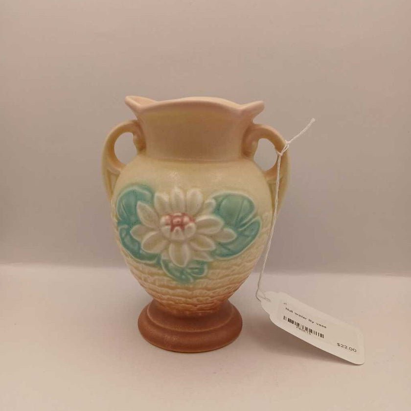 Hull water lily vase