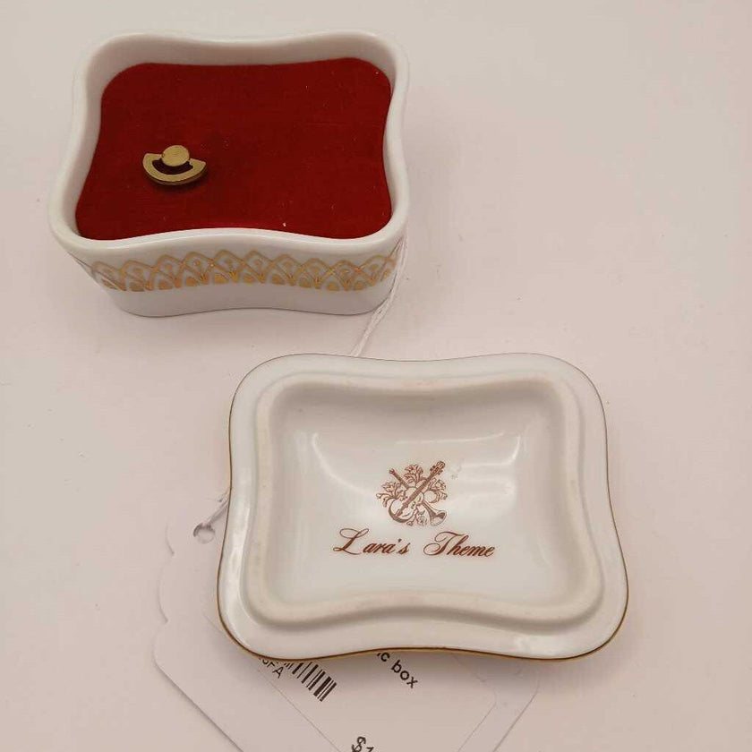 Violets trinket/music box