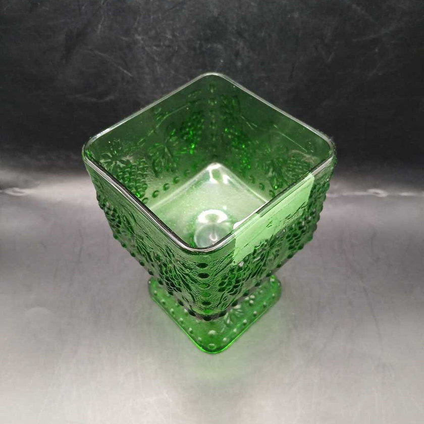 VTG 1950's Emerald Green , Indiana Glass Pedestal Candy Dish