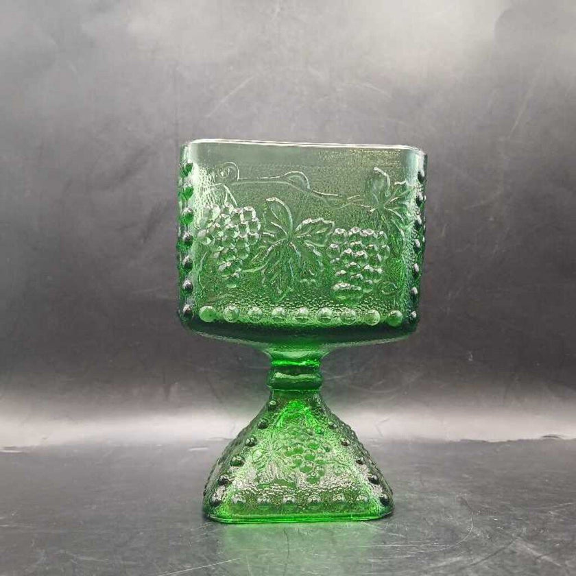 VTG 1950's Emerald Green , Indiana Glass Pedestal Candy Dish