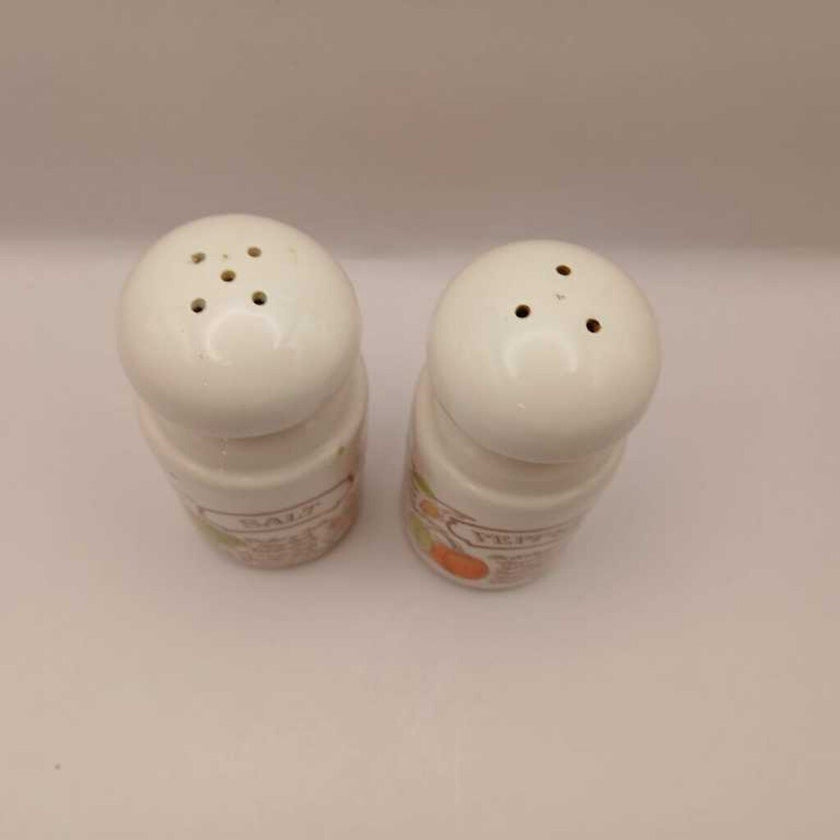 Avon 1980 Salt Pepper