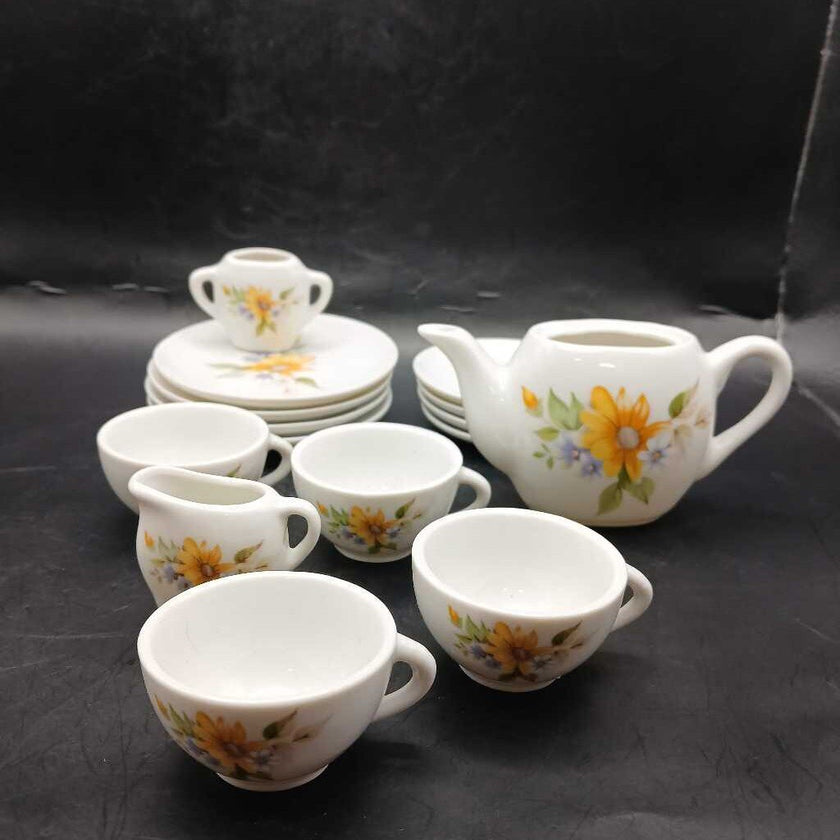 80s Daisy Mini Tea Set-15 pc