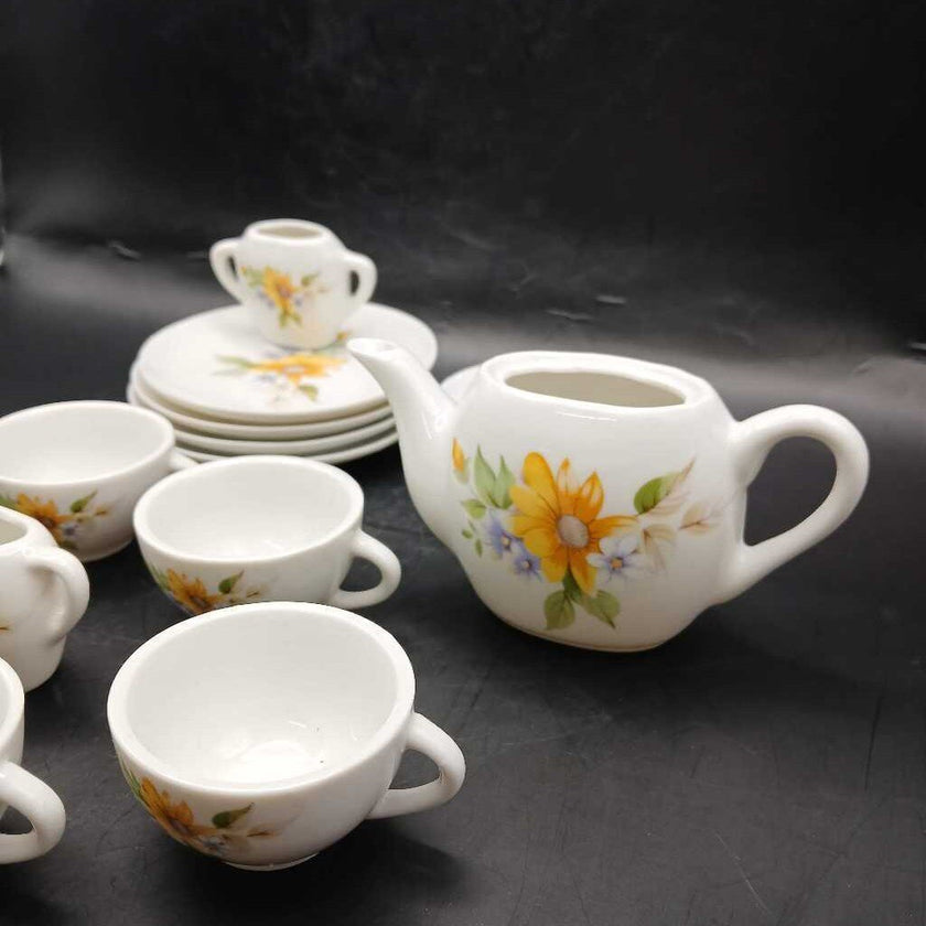 80s Daisy Mini Tea Set-15 pc