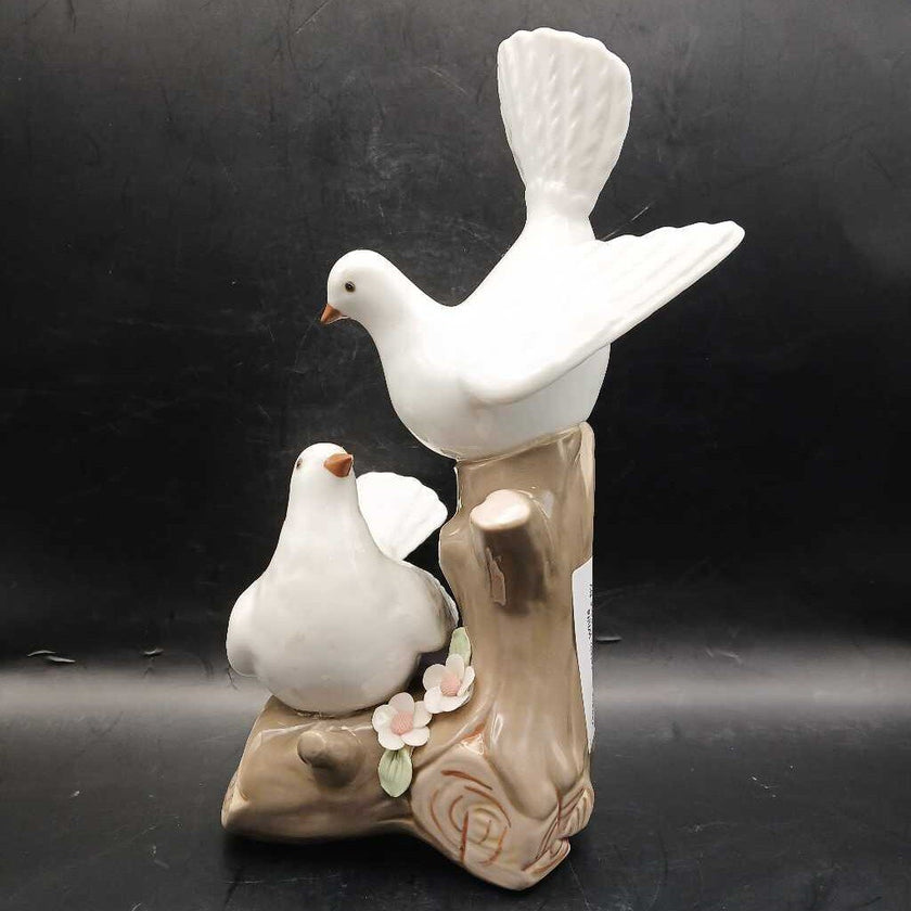 Vintage Porcelain White Doves On Branch Figuine By Casades Made in Spain 5.5