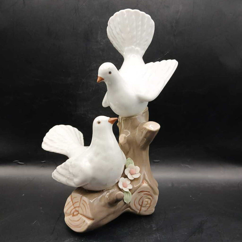 Vintage Porcelain White Doves On Branch Figuine By Casades Made in Spain 5.5