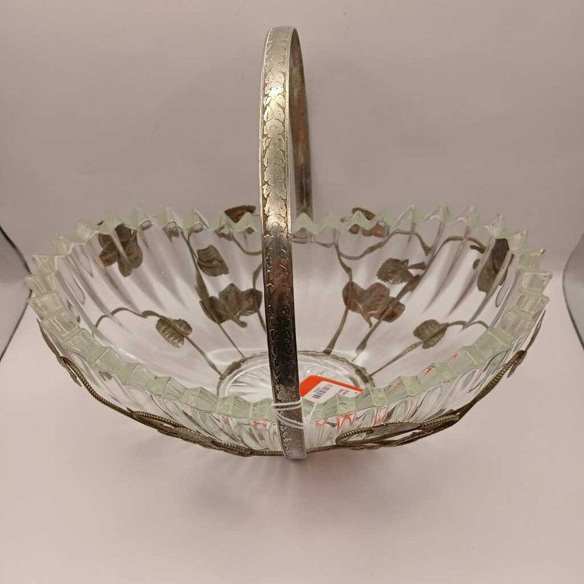 Brides Wedding Basket w/ Glass Bowl