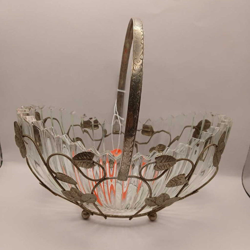 Brides Wedding Basket w/ Glass Bowl