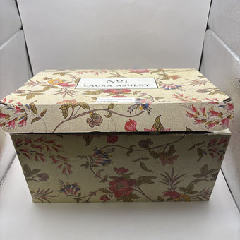 Laura Ashely Teapot Set with 2 Mugs in Box