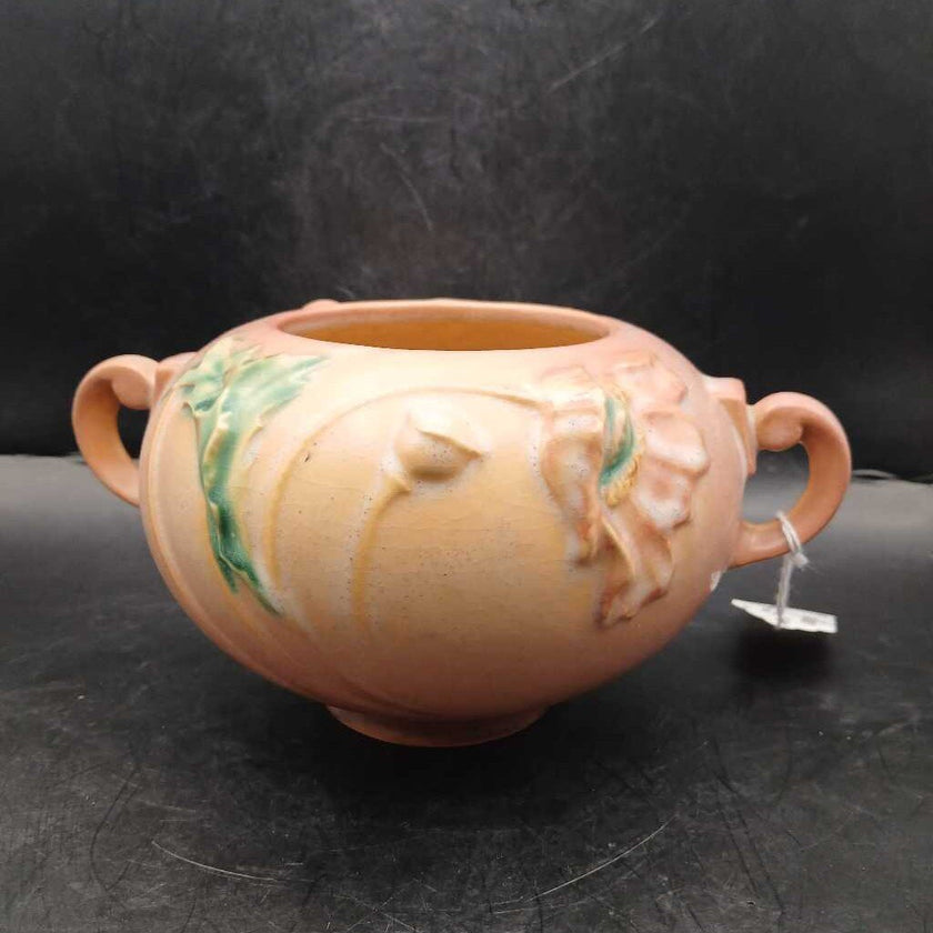 1938 Roseville Poppy pattern #334-4 handle bowl