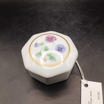 Pansies Engagement Ring/Trinket Bos, Otagiri Japan