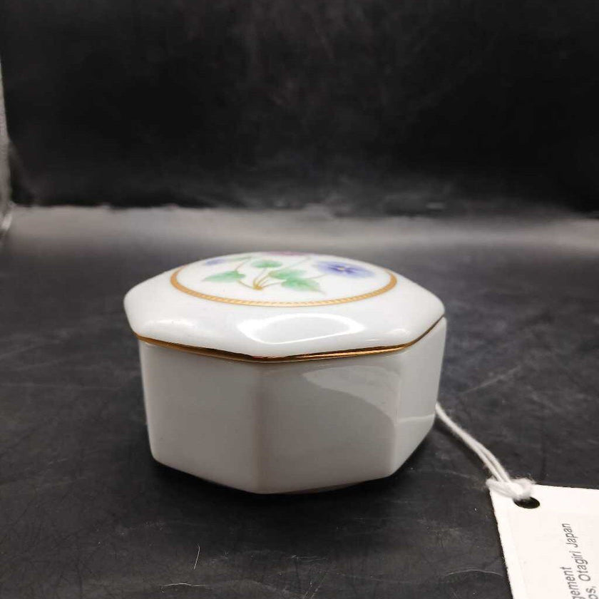 Pansies Engagement Ring/Trinket Bos, Otagiri Japan