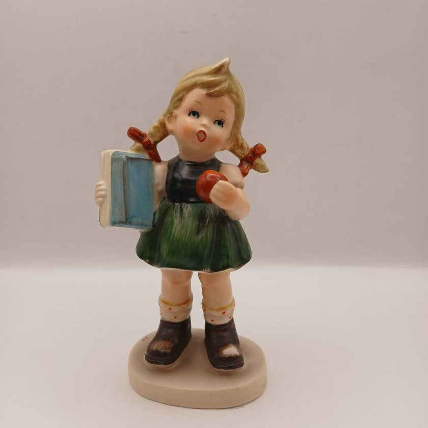 Girl with apple Hummel