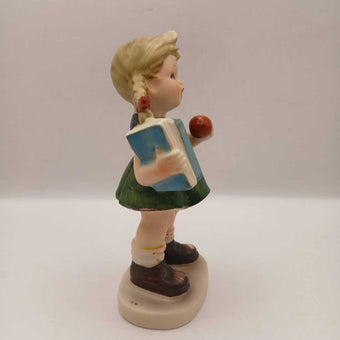 Girl with apple Hummel
