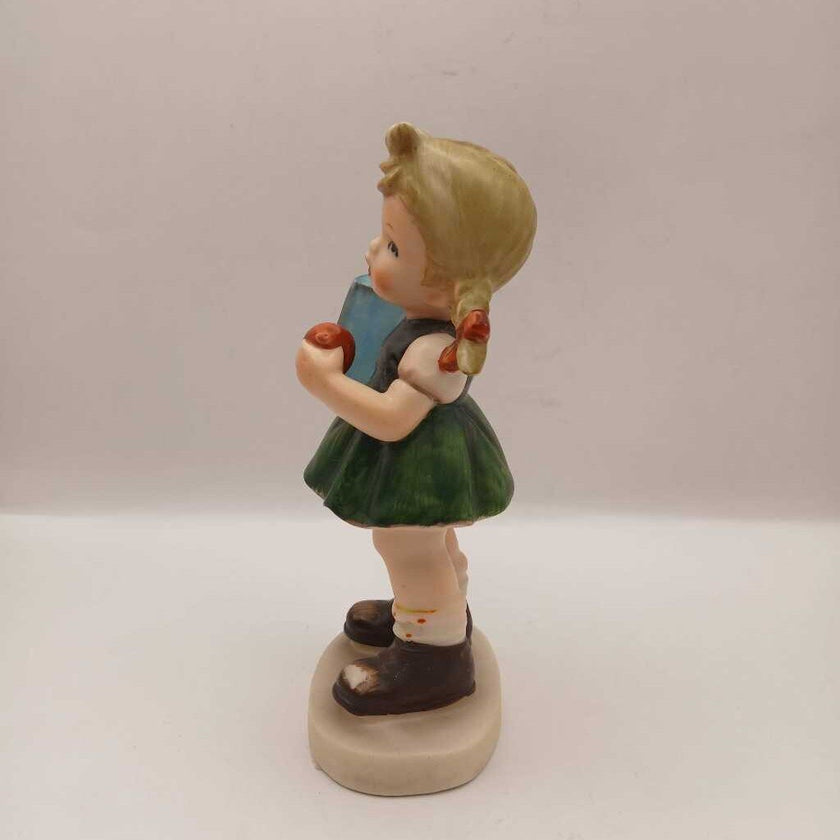 Girl with apple Hummel