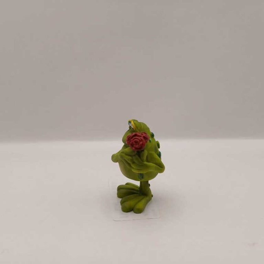 Russ Frog Holding Roses