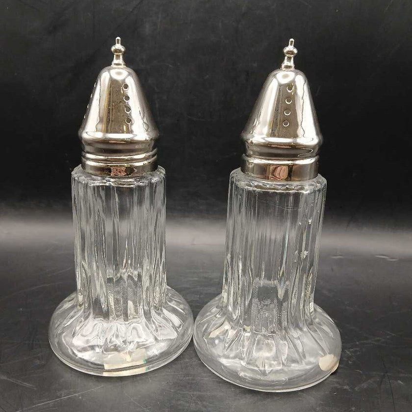 Towle Silversmiths Silver Plated Salt and Pepper Shaker Set