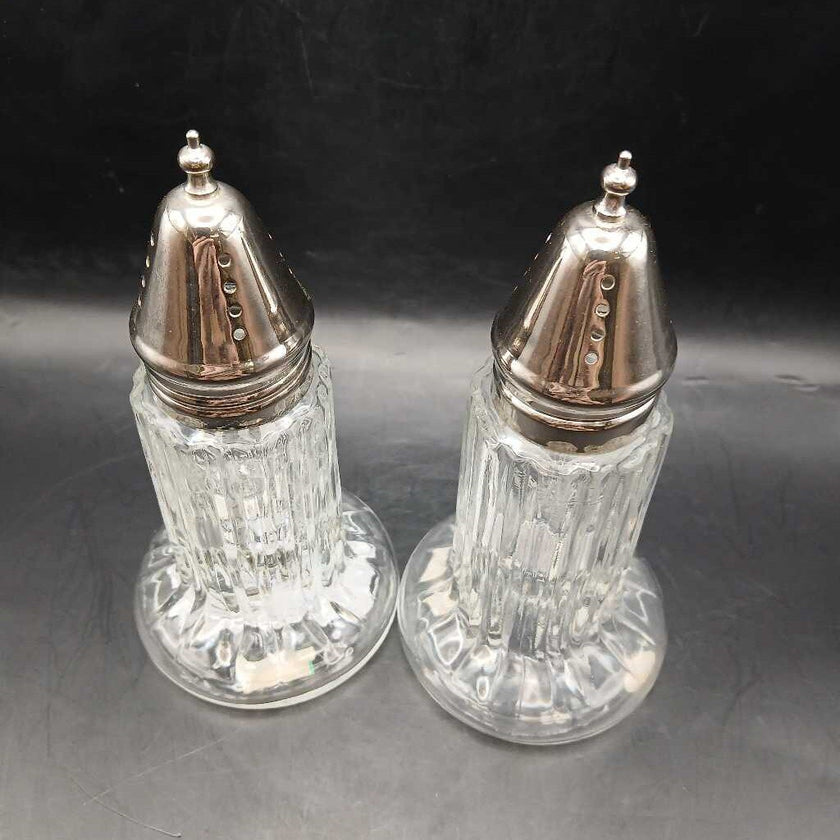 Towle Silversmiths Silver Plated Salt and Pepper Shaker Set