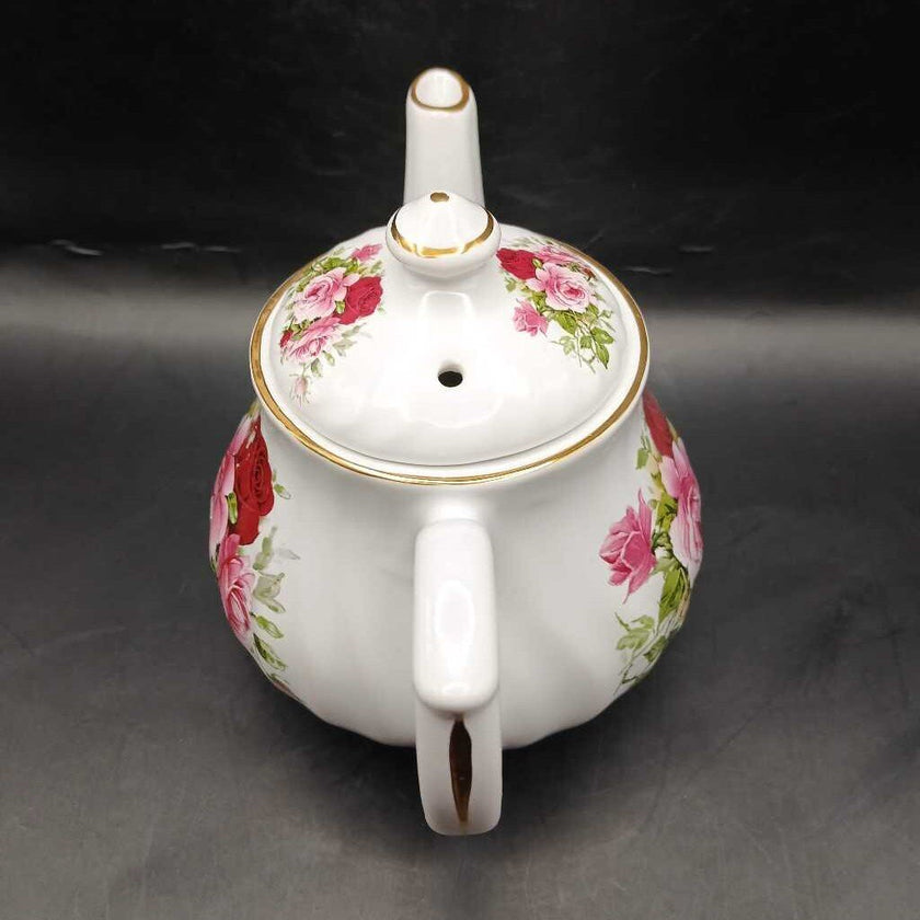 Fine English Staffordshire Rose Teapot